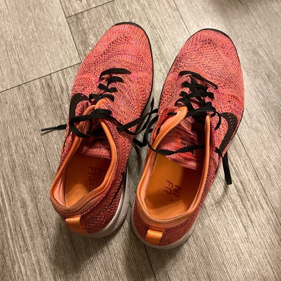 Nike free tennis shoes - Picture 3 of 3